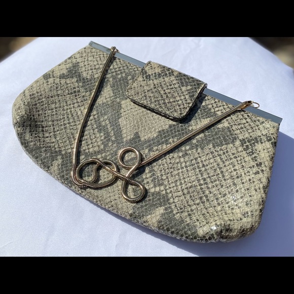 NW Banana Republic Leather Snake print Clutch 9x5 - Picture 1 of 9